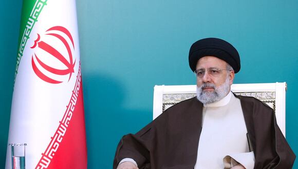 El presidente de Irán, Ebrahim Raisi, durante una reunión, el 19 de mayo de 2024. (Foto de la Presidencia iraní / AFP)