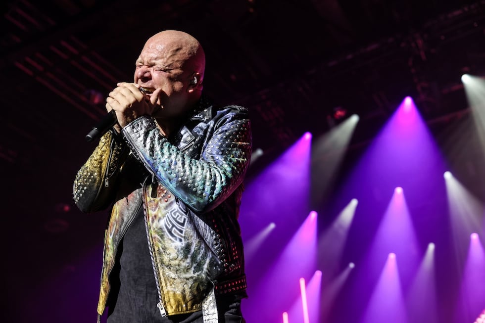 Michael Kiske durante show de la banda Helloween. (Foto: Oliver Berg/picture alliance via Getty Images)