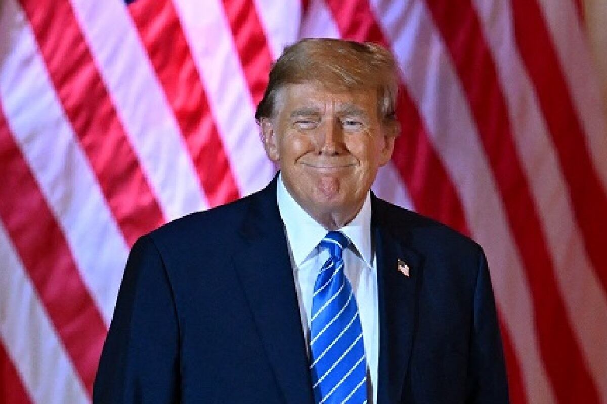 El expresidente de Estados Unidos y aspirante a la presidencia de 2024, Donald Trump, durante una fiesta en el Mar-a-Lago Club en Palm Beach, Florida, el 5 de marzo de 2024. (Foto de CHANDAN KHANNA / AFP)