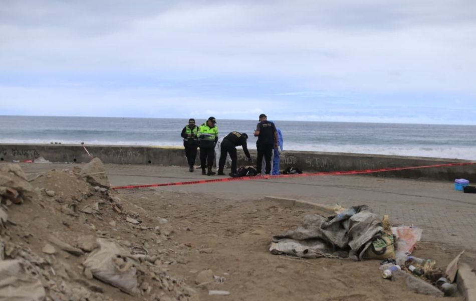 Un joven, de nacionalidad extranjera, fue asesinado a balazos en la zona de la playa Venecia, ubicada en este distrito de Villa El Salvador. ( Foto: Cesar Bueno @photo.gec)