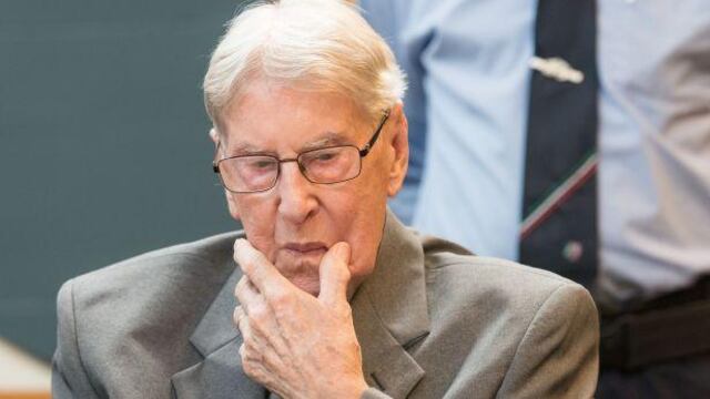 Ex guardia de Auschwitz es condenado a prisión a los 94 años