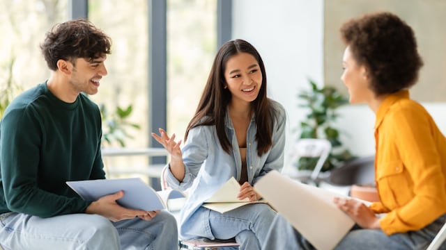 ¿Cambias de opinión con facilidad? Podría ser una señal de que eres más inteligente de lo que crees: esto dice la psicología