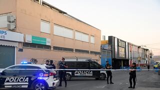 Dueño de discoteca incendiada en España dice que no fue notificado de la orden de cierre