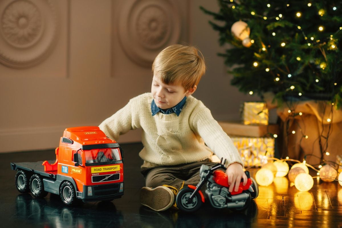 Si quieres tener una Navidad segura, presta atención a los juguetes que regales. (Foto: Polesie Toys / Pexels)