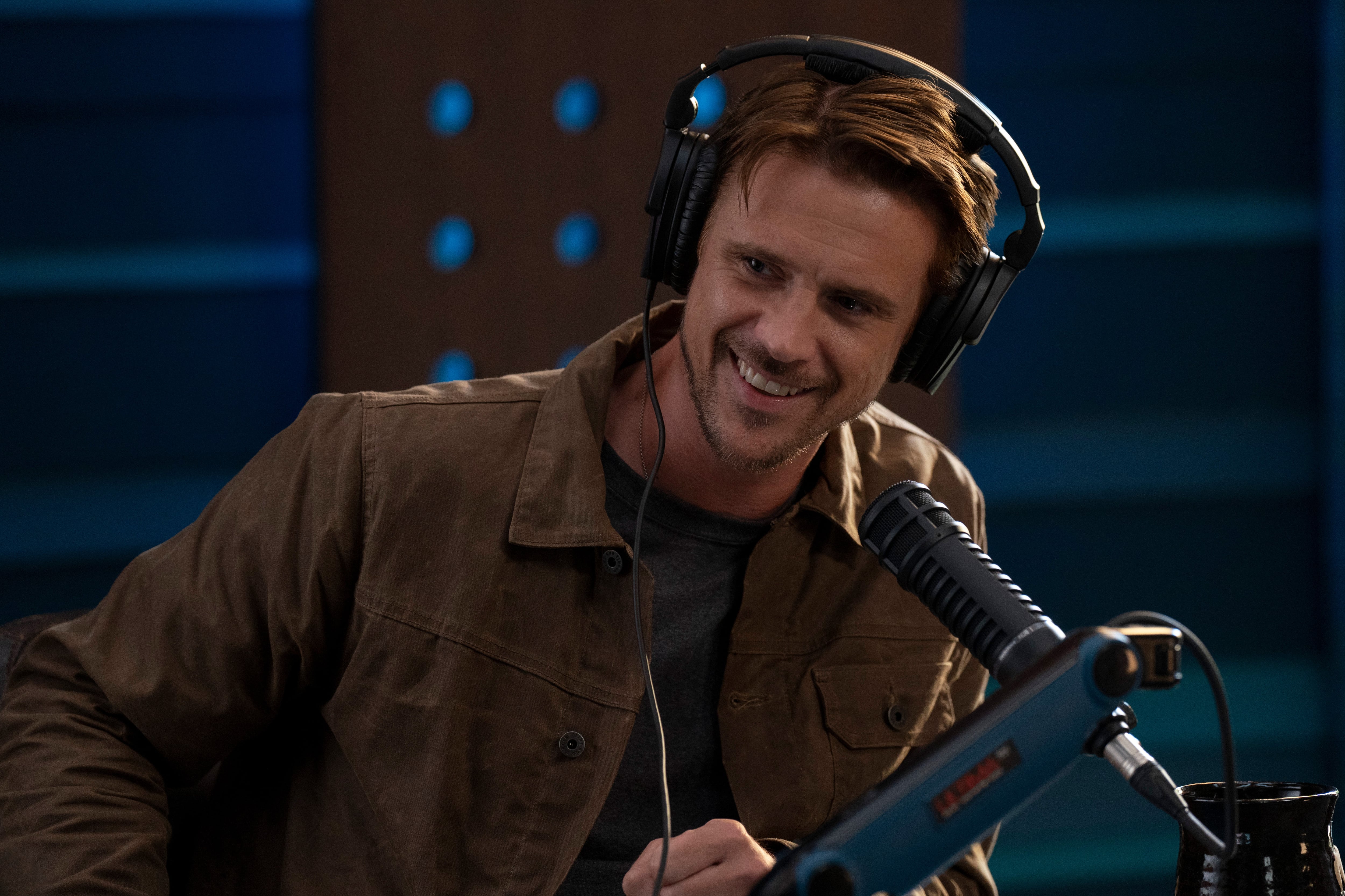 Boyd Holbrook interpreta a Brodie, un podcaster provocativo de las redes sociales (Foto: Apple TV+)