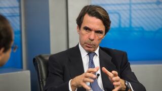 El exjefe del Gobierno español Aznar ironiza sobre los apellidos de AMLO