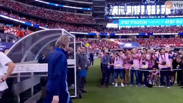 Ricardo Gareca fue abucheado al salir al campo del AT&T Stadium antes de iniciar el Perú - Chile | VIDEO