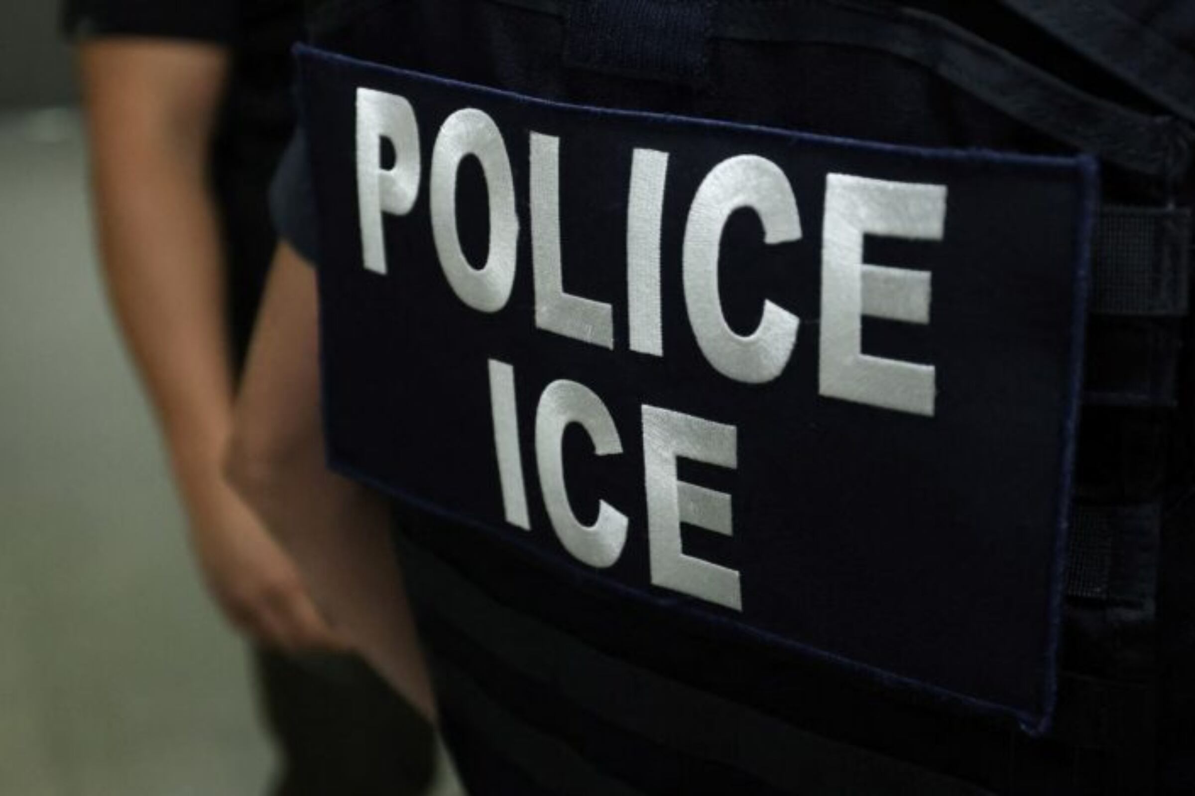 ICE nunca notificó su paradero y aún no explica por qué lo deportó si tenía estatus legal. | Crédito: AFP