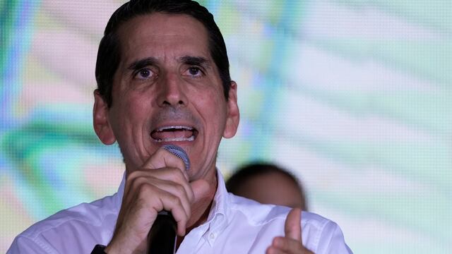 Candidato opositor Roux llama a acabar con la “política corrupta” en Panamá 