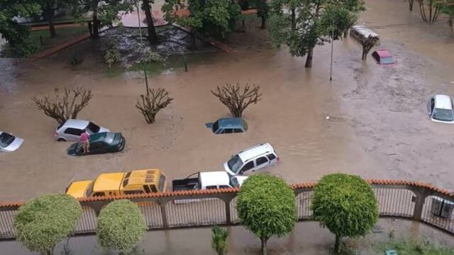 Lluvias en Venezuela: más de 100 vehículos dañados por inundaciones en zonas cercanas a Caracas