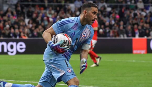 Claudio Bravo se lesionó y es baja en Chile para el duelo de la ‘Roja’ ante Canadá por Copa América. (Foto: Photosport)