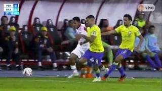 Perú vs. Brasil: Joao Grimaldo dejó en el camino a dos rivales y generó una amarilla | VIDEO