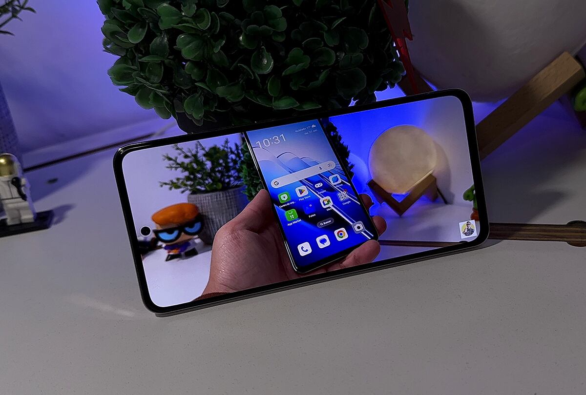 Cuenta con una pantalla con tecnología AMOLED y 1B Colors, por lo que verás la mayoría de los videos o contenido de YouTube, Netflix, etc. (Foto: Mag)