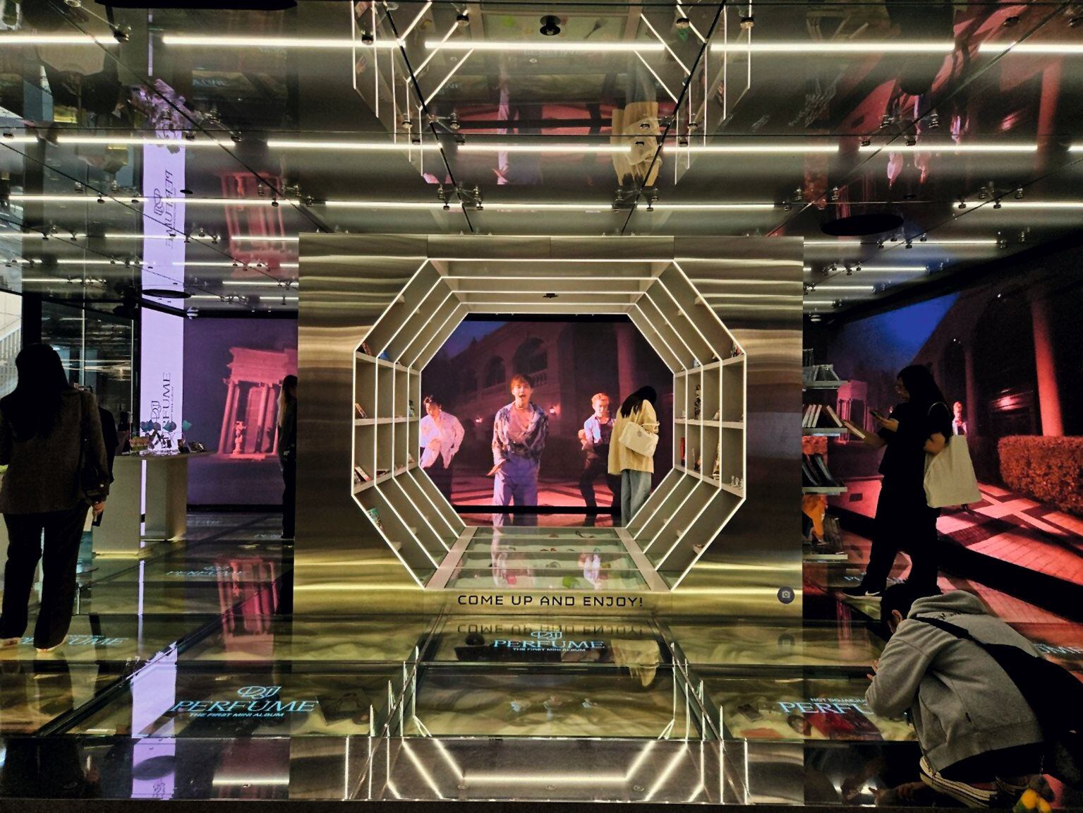 Los ‘tours’ de K-pop más completos en seúl ofrecen hacer videos musicales con distintas temáticas y visitar un estudio de grabación. (Foto: HALLYU K-POP TOUR)