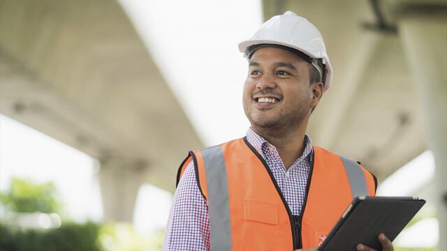 ¿De cuánto es el sueldo promedio de un ingeniero civil peruano en el 2025, según MTPE?