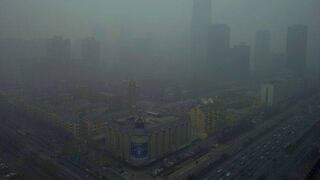 China: niña de 8 años es la enferma de cáncer más joven del país por la contaminación