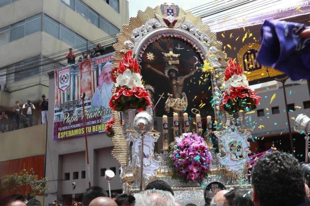Refuerzan inspecciones para evitar riesgos eléctricos en Lima durante procesión del Señor de los Milagros. (Foto: Andina)