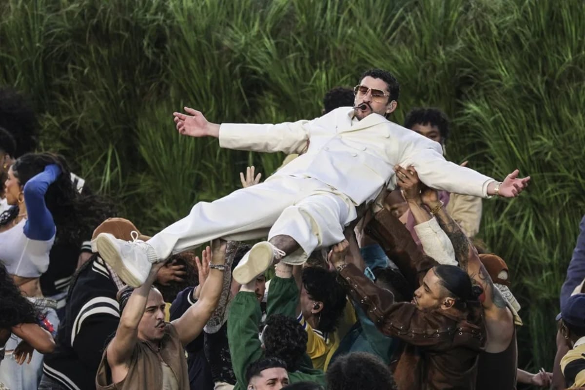 El cantante puertorriqueño Bad Bunny durante su espectáculo de medio tiempo del Super Bowl LX, en el Levi’s Stadium de Santa Clara, California (EE.UU.). EFE/ Chris Torres