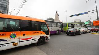 Línea 2: Crónica del desordenado inicio del desvío vehicular por las obras de la estación central