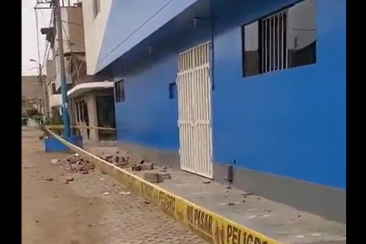 Padres piden suspensión de clases presenciales hasta que se garantice la seguridad estructural. (Foto: Captura/YT/RPP)