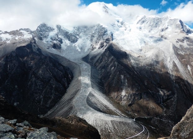 Glaciar Jatunraju en la cordillera Blanca. Foto: Alexzander Santiago.