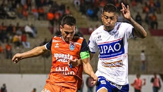 Hinchas lanzan camisetas de César Vallejo durante el partido ante Mannucci y video se viraliza en redes