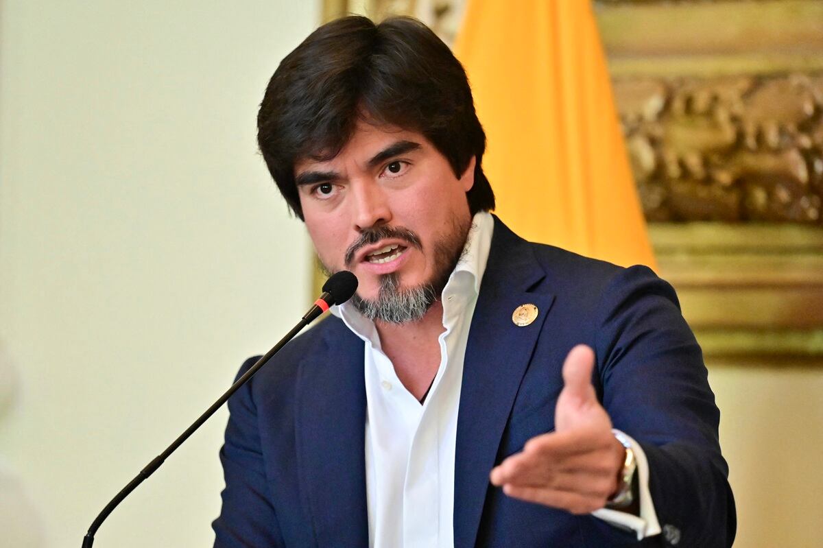 El Ministro de Gobierno de Ecuador, José de la Gasca, habla durante una conferencia de prensa en la Oficina del Gobernador de la provincia de Guayas en Guayaquil, Ecuador, el 2 de enero de 2025. (Foto de MARCOS PIN / AFP)