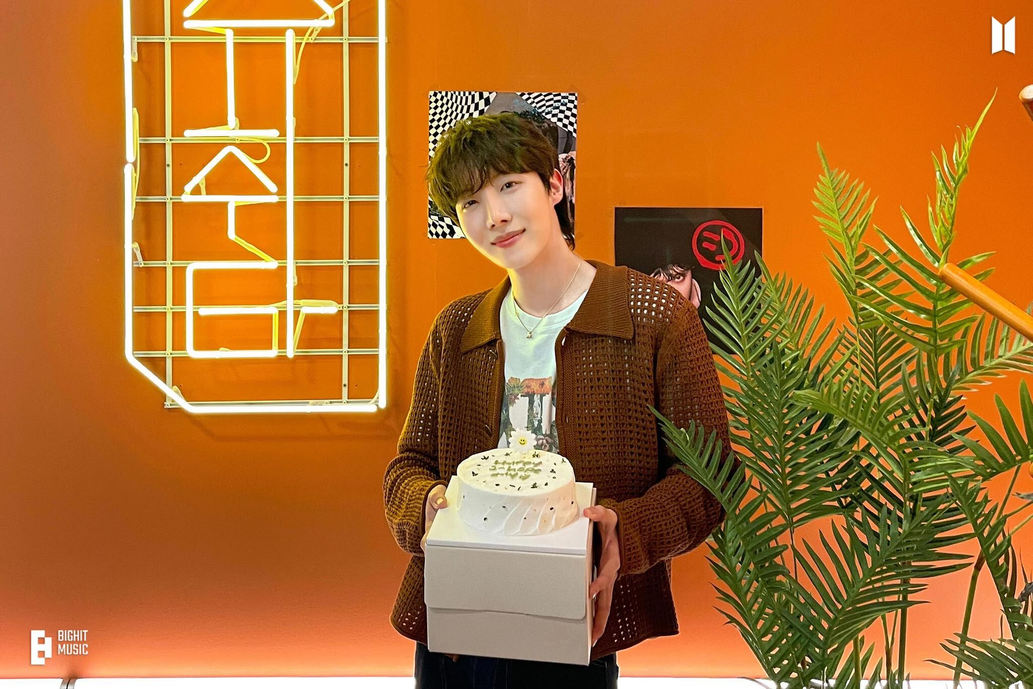 Hobi celebra sus 30 años anunciando un nuevo documental y enviando un conmovedor mensaje a ARMY | Foto: Bighitmusic