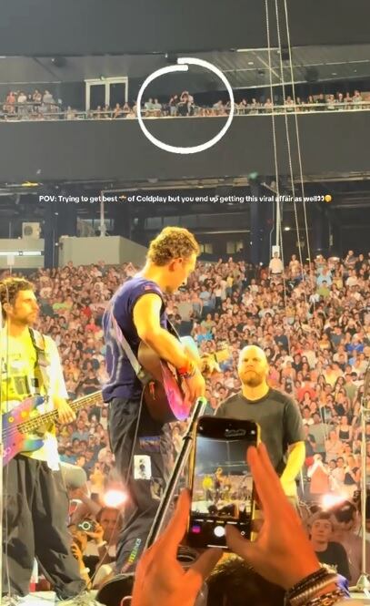 Las imágenes, difundidas por una fan, revelan que la pareja no intentaba ocultar su cercanía, lo que generó una ola de comentarios en redes sociales. (Foto: @tina959518 / TikTok)