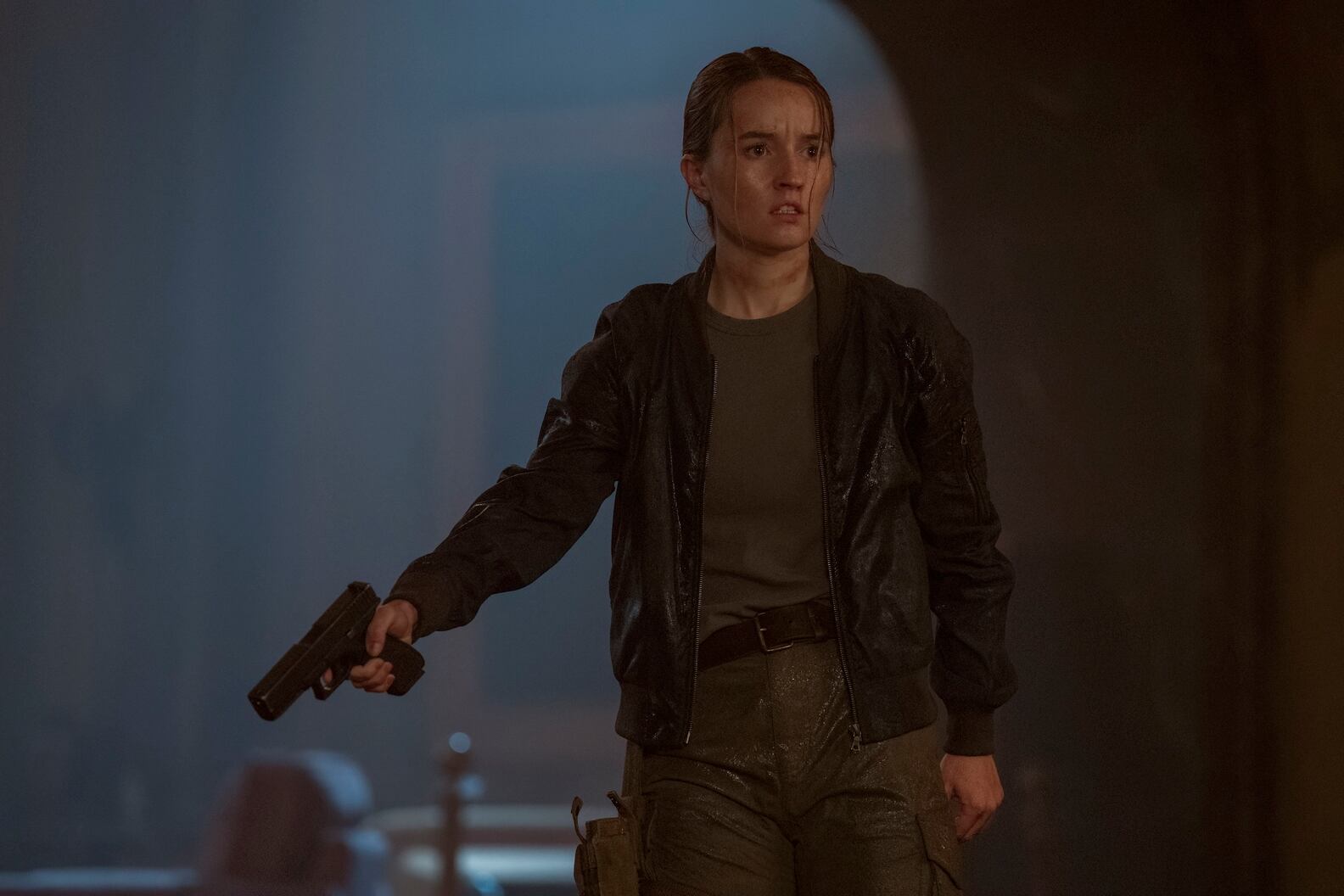 Abby tiene contra las cuerdas a Ellie (Foto: The Last of Us / HBO)