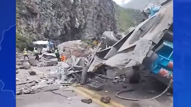 Carretera Central: tramo que une La Oroya con Lima bloqueada por deslizamiento de rocas