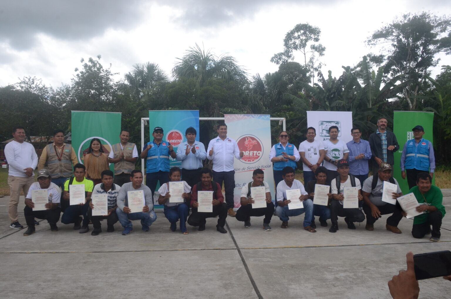 Doce comunidades ticuna recibieron sus títulos de propiedad en una ceremonia realizada en la comunidad Yahuma Segunda Zona. Foto: Yvette Sierra Praeli.