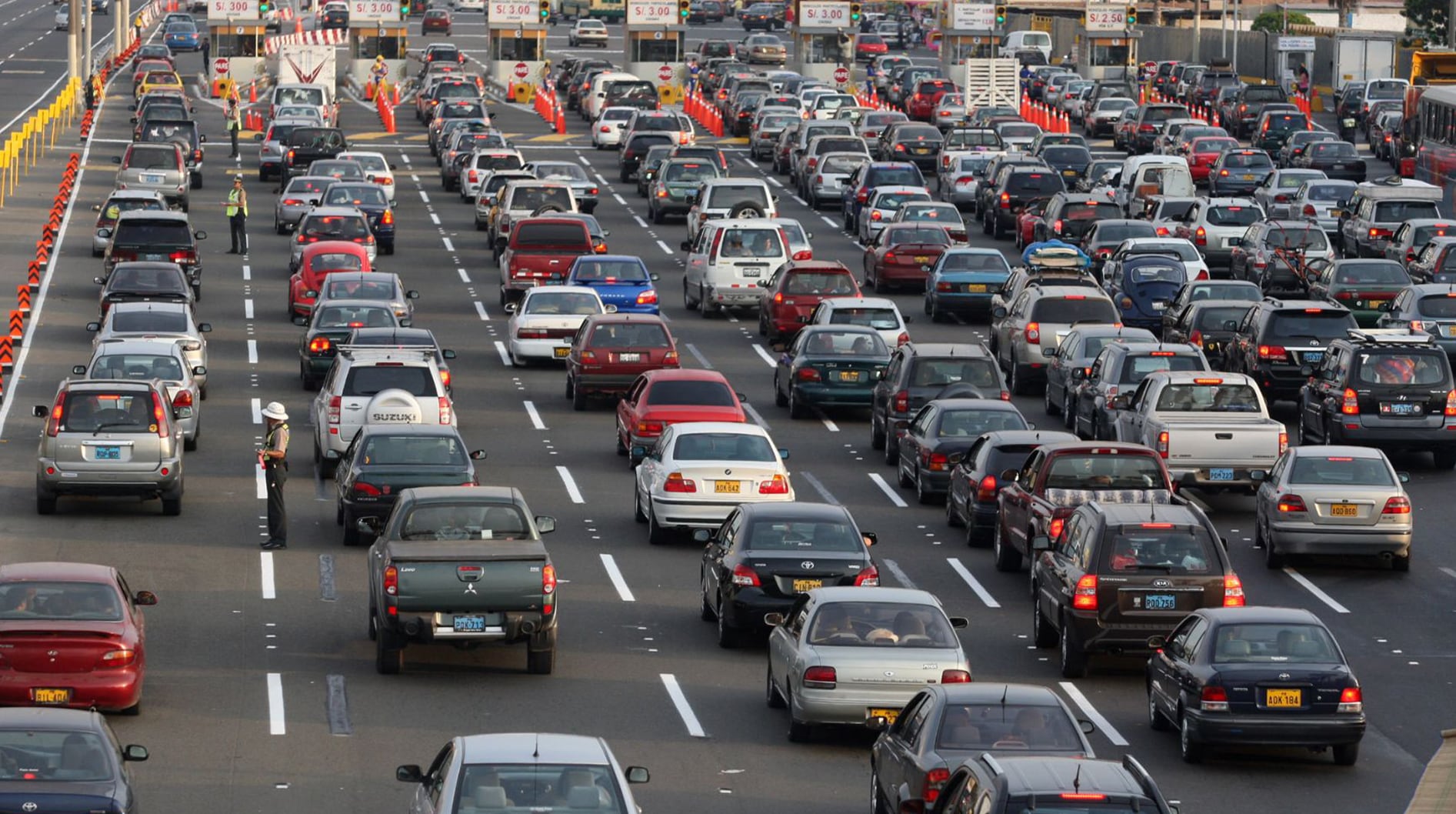 ¿Necesitas información de un vehículo? Conoce cómo buscarlo en Sunarp solo con nombre y apellido | Foto: Andina