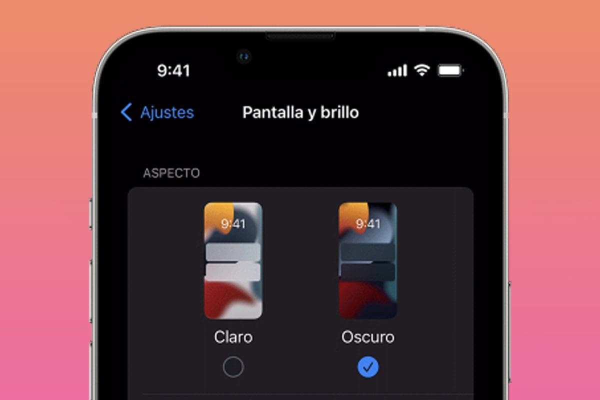 Aquí te explicamos cómo usar el modo súper oscuro en tu iPhone. (Foto: composición Mag / Apple)