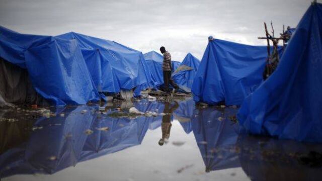 A tres años del terremoto en Haití, más de 350 mil damnificados siguen viviendo en carpas