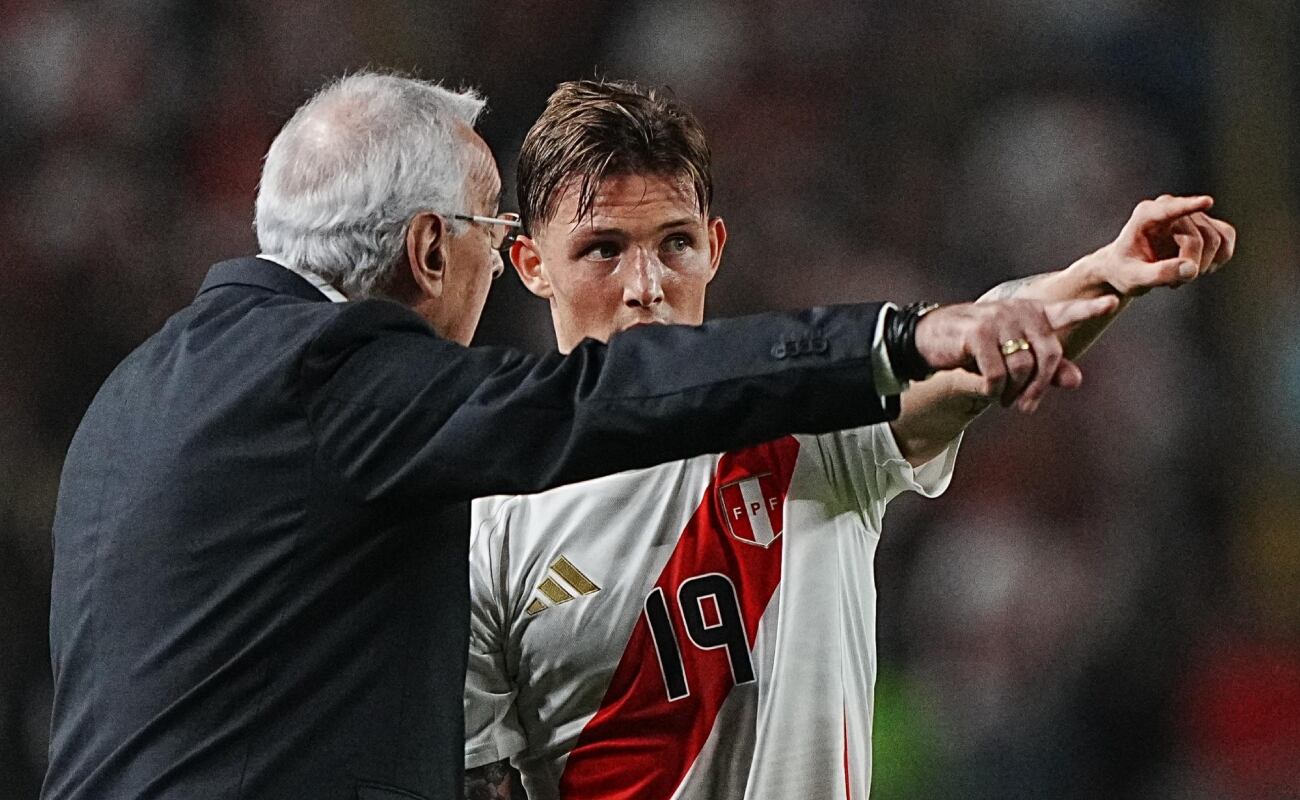 Luis Advíncula salió a hablar y aclaró que la selección peruana se mantiene unido y comprometido con alcanzar el objetivo: clasificar al Mundial 2026.