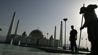 Está en Asia y es extremadamente rica: esta es la ciudad más extraña del mundo que parece Disneyland y Corea del Norte a la vez