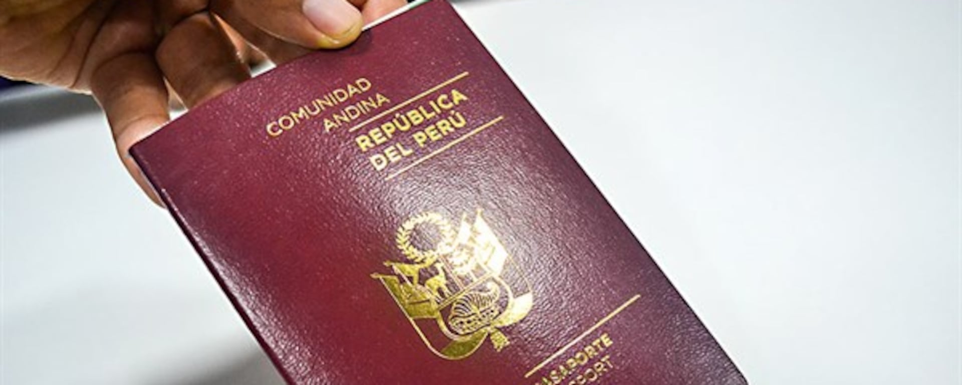 17 mil pasaportes inválidos: esto fue lo que pasó en seis gestiones y que detonó la crisis