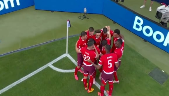 La mandó al ángulo y Donnarumma solo se tiró para la fotografía: Ruben Vargas marcó el  2-0 de Suiza ante Italia | VIDEO. (Foto: CAPTURA ESPN)