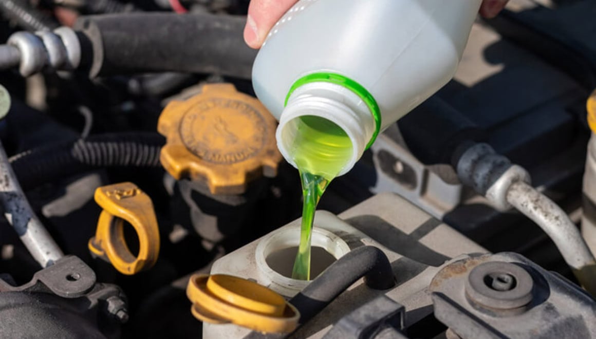 Generalmente, el líquido refrigerante es de color verde