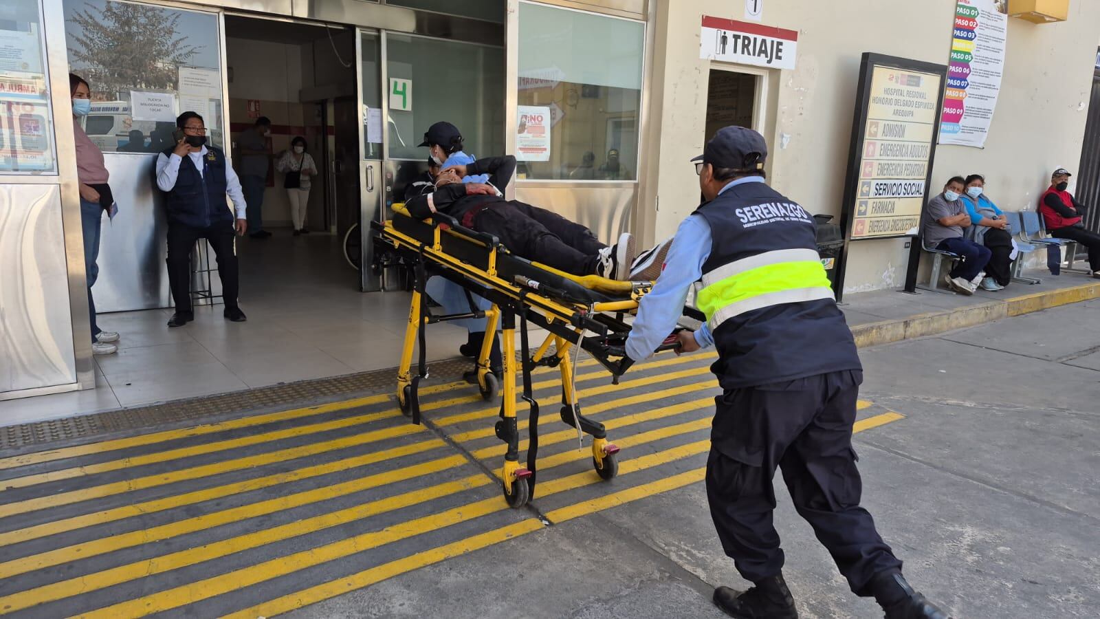 Los tres heridos fueron trasladados al Hospital de Ventanilla. (Foto: Referencial/GEC)
