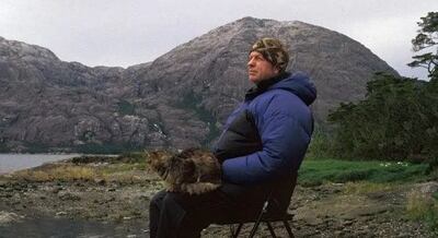 Vivió un año solo con su gato: ¿Qué lecciones aprendió tras 365 días en una remota isla de la Patagonia?