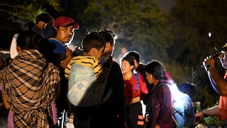 Migrantes protestan en la frontera sur de México tras la suspensión de permisos
