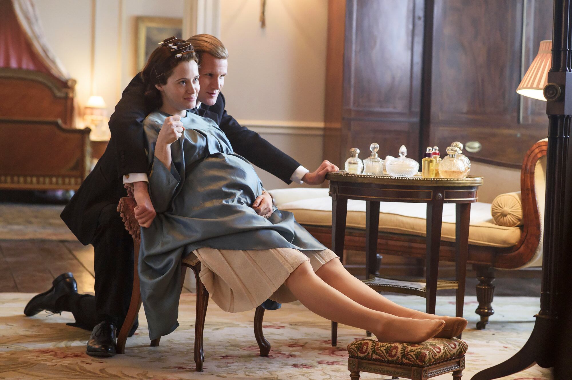 Claire Foy como la reina Isabel II y Matt Smith como el príncipe Felipe en la segunda temporada de "The Crown" (Foto: Netflix)