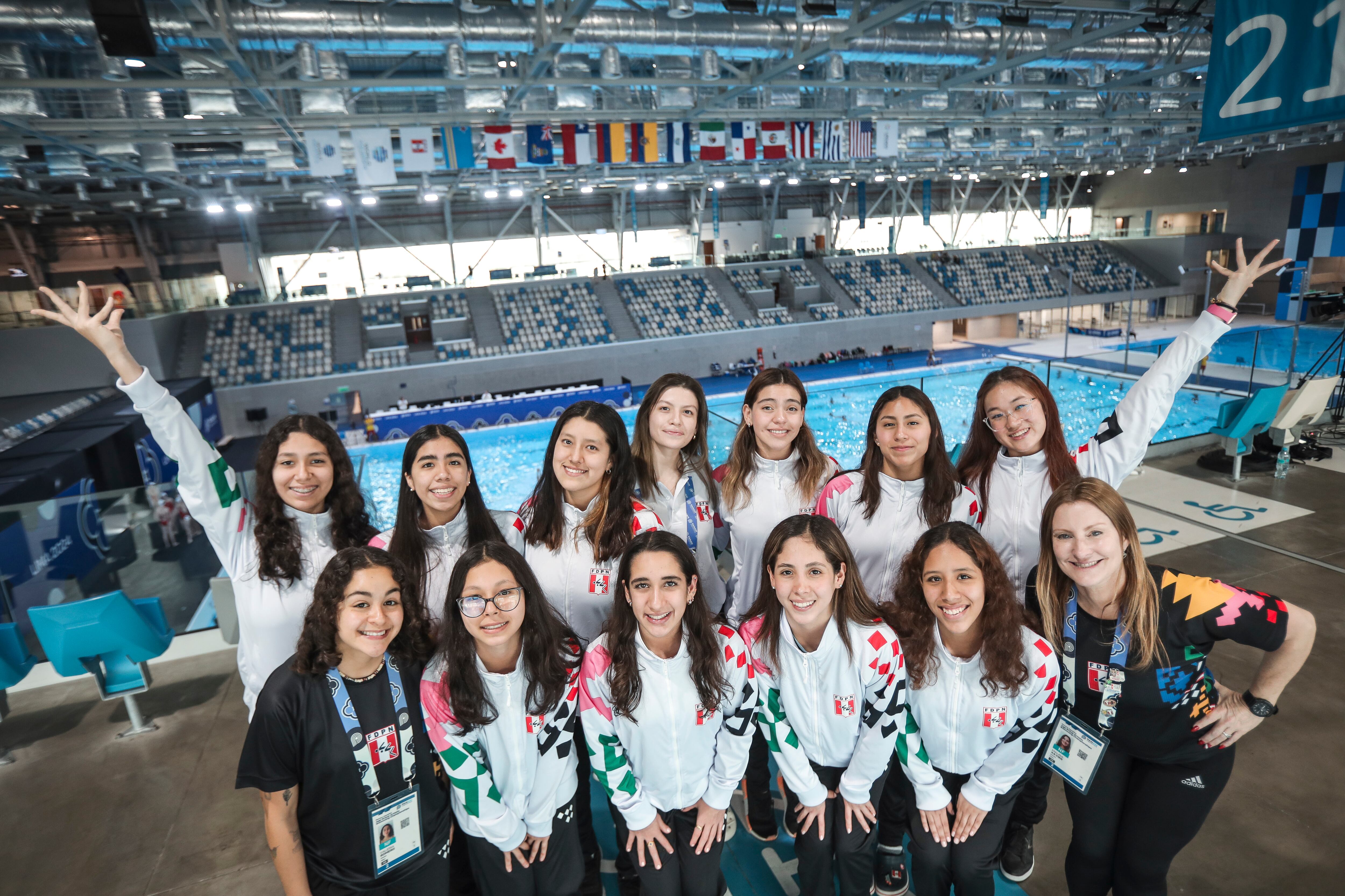El equipo peruano junior de natación artística que competirá en el Mundial está conformado por diez deportistas. (Foto: Joel Alonzo/GEC).