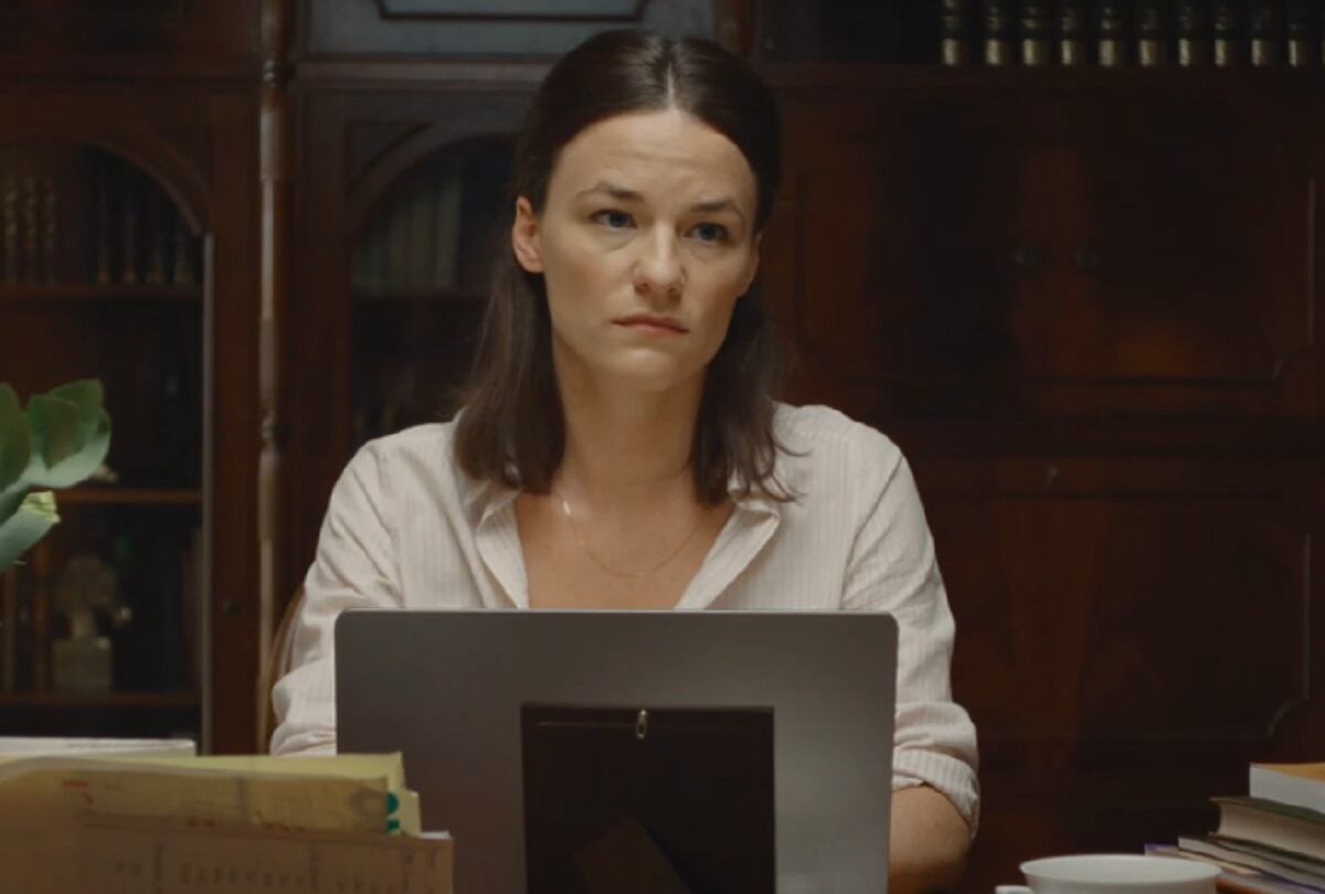 Valerie Pachner asume el rol de Esther, la esposa de John, en la película alemana "Delicia" (Foto: Netflix)