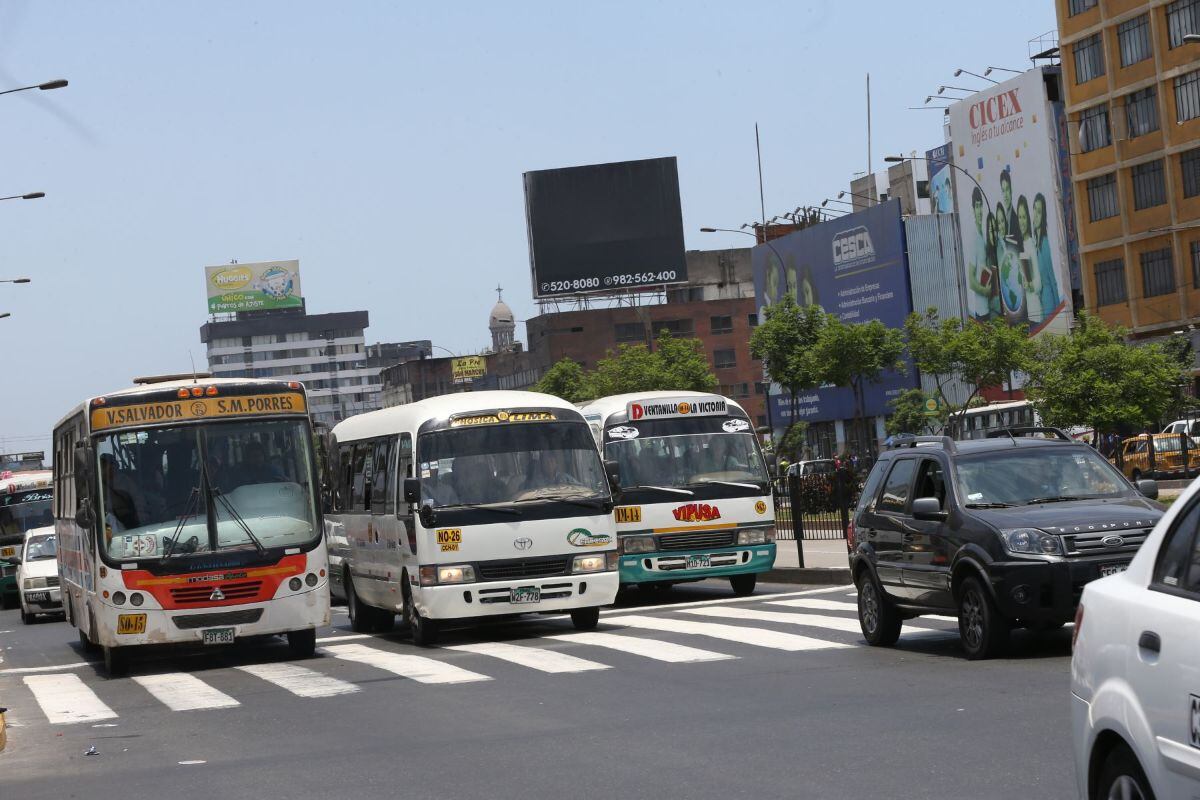 Conoce las rutas alternas que aplicarán los buses ante los cierres viales por la marcha en Jesús María. Foto: Andina.