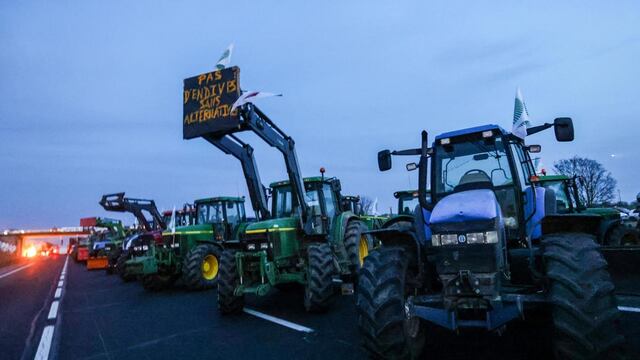 Agricultores en Francia inician el “cerco” de París que durará “el tiempo que haga falta”