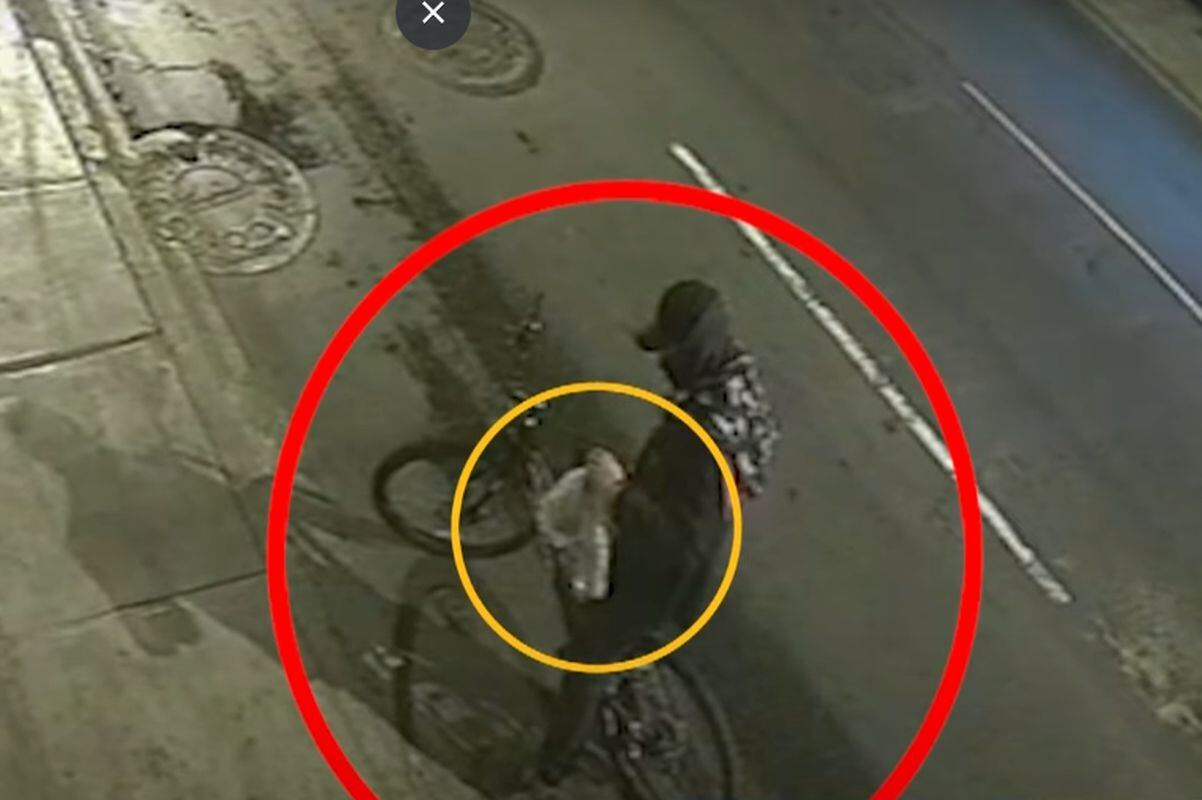 La detonación dejó daños menores en la puerta. Foto: Buenos Días Perú