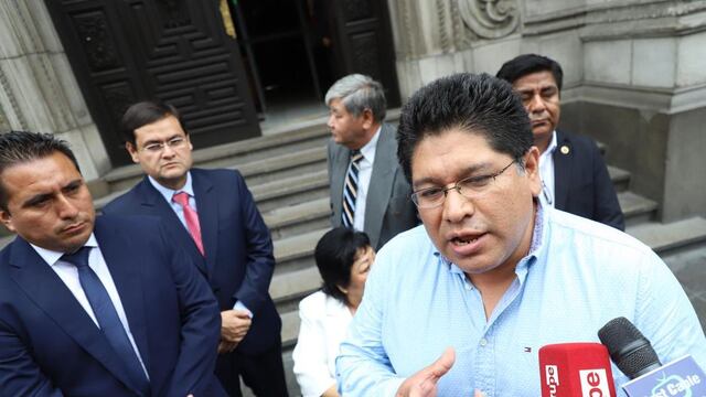 Rennan Espinoza pide convocar a Junta de Portavoces para tomar postura respecto a carta de embajadores